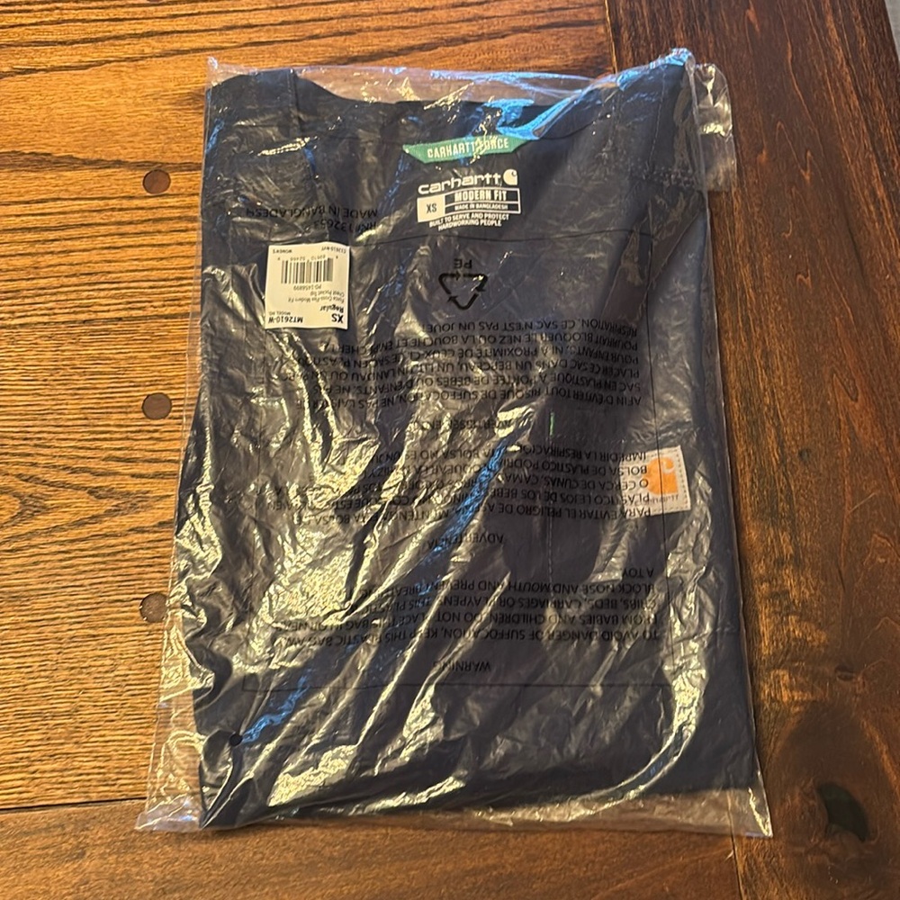 Carhartt scrub top